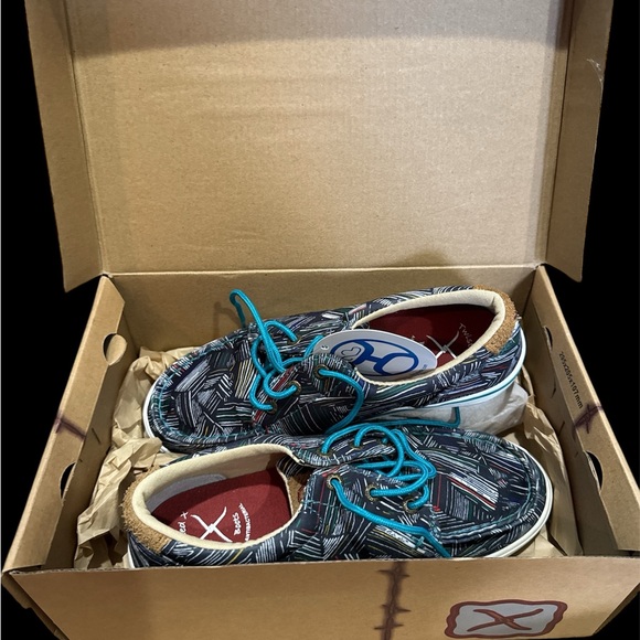 Twisted X Kids Sneakers with Teal and Black Design Size 4 - Picture 2 of 3